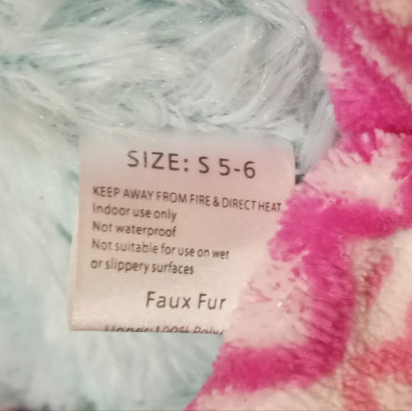 Plush Indoor Winter Slipper Boots Soft Grip Soles - Picture 3 of 5